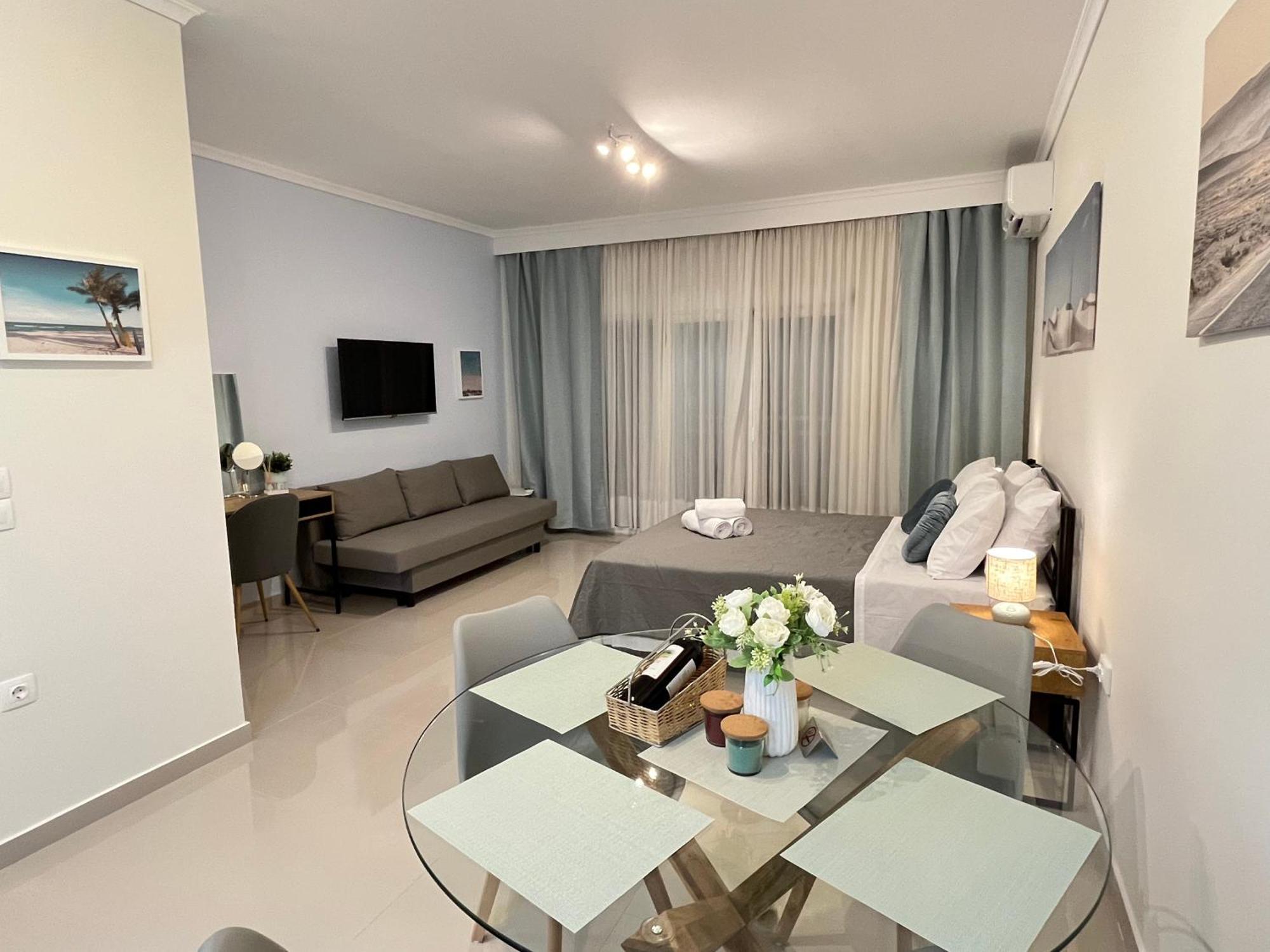 Irene Beach Front Luxury Suite Peraía المظهر الخارجي الصورة