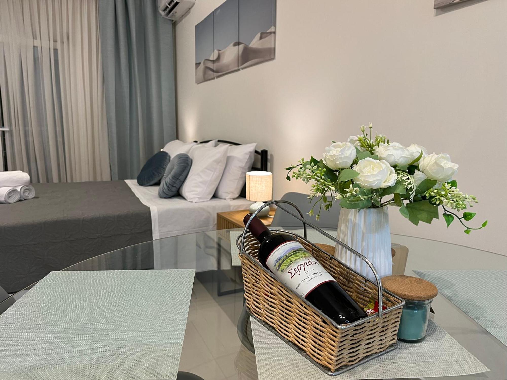 Irene Beach Front Luxury Suite Peraía المظهر الخارجي الصورة